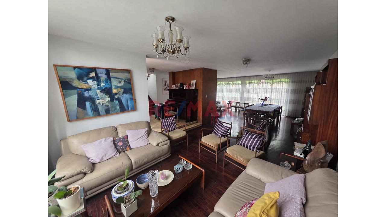 Casa Amplia De 3 Pisos En Surco - 8