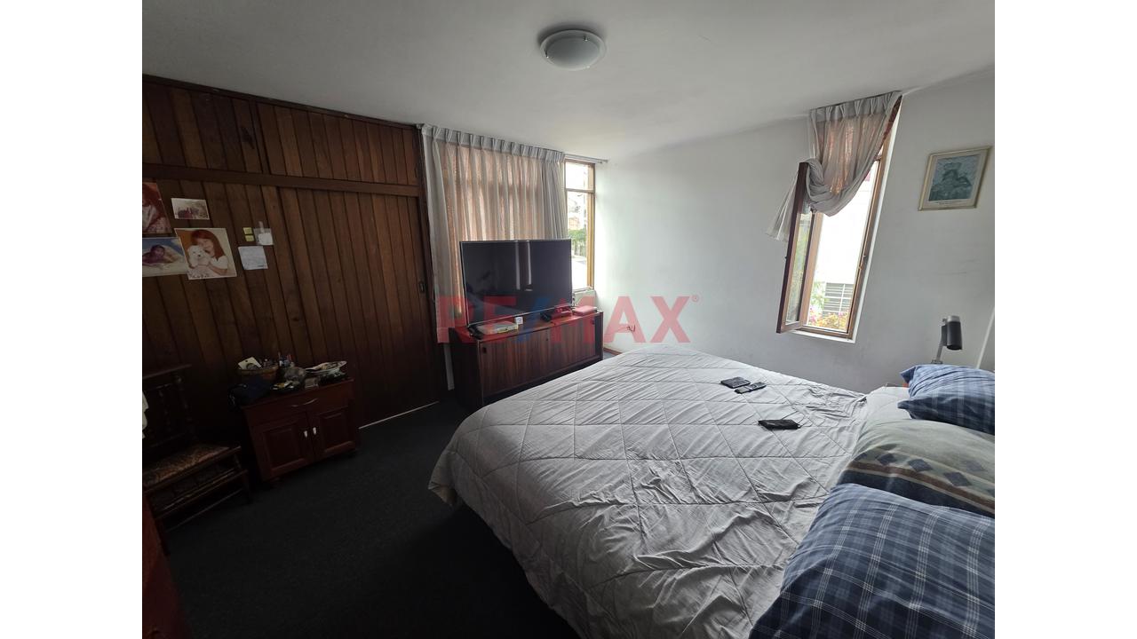 Casa Amplia De 3 Pisos En Surco - 11