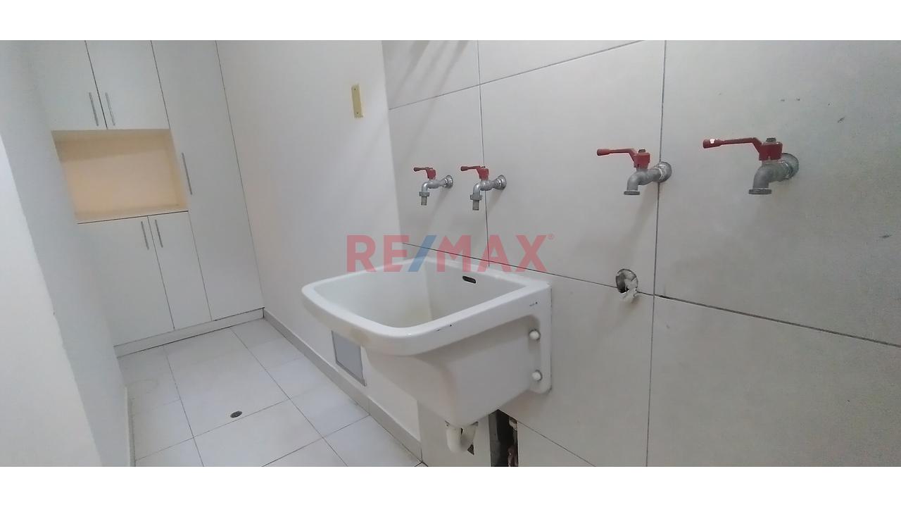 Venta Departamento Miraflores 3 Dormitorios, 3 Baños, 2 Estacionamientos Y Terraza — foto 6