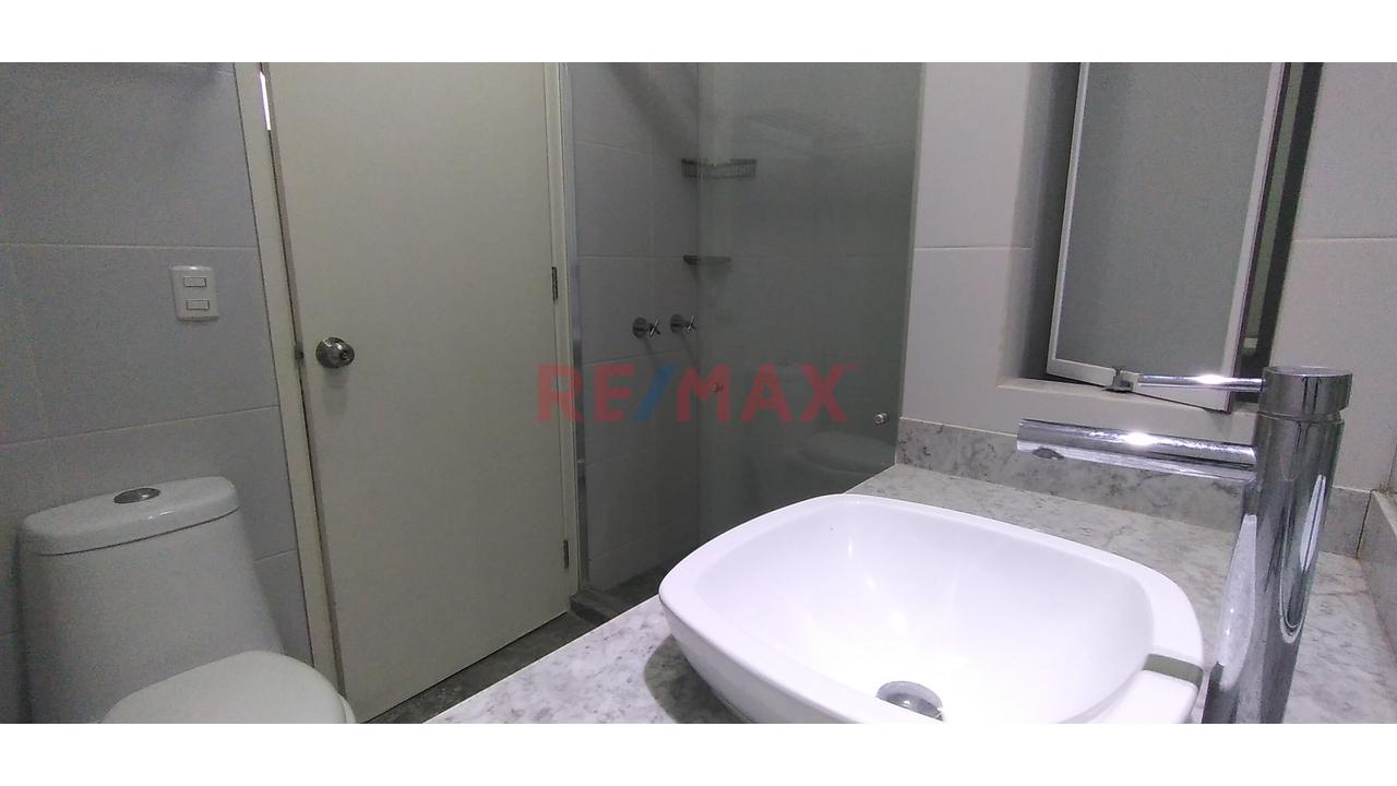Venta Departamento Miraflores 3 Dormitorios, 3 Baños, 2 Estacionamientos Y Terraza — foto 12