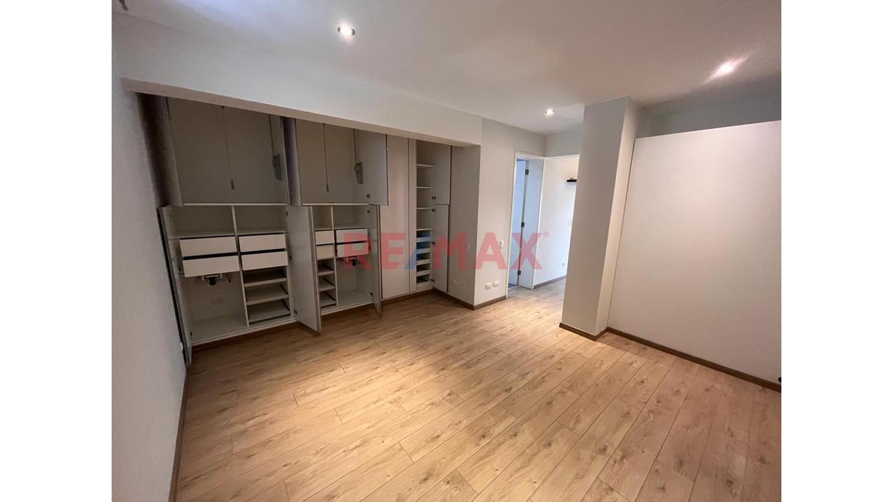 Venta Departamento Miraflores 3 Dormitorios, 3 Baños, 2 Estacionamientos Y Terraza — foto 13