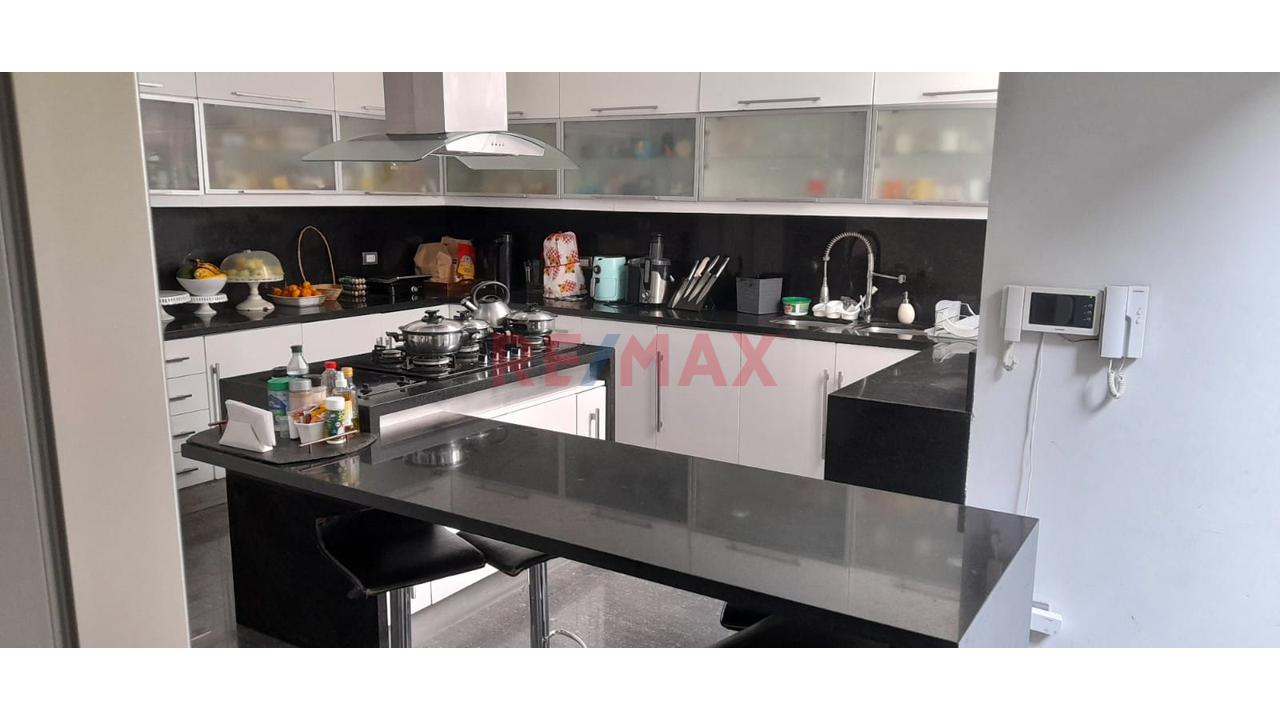Alquiler Casa Tres Pisos En Sol De La Molina Con Terraza Y Piscina Incluye Minidepartamento — foto 13