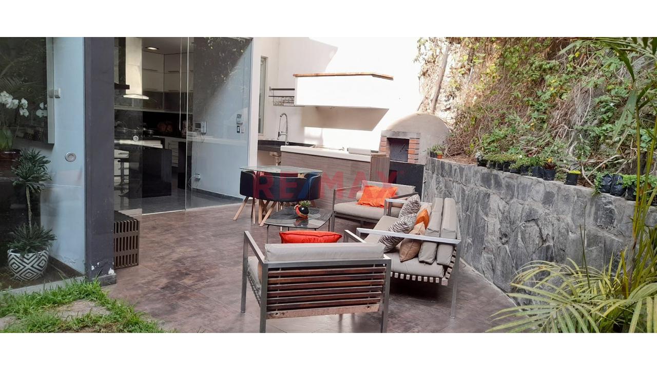 Alquiler Casa Tres Pisos En Sol De La Molina Con Terraza Y Piscina Incluye Minidepartamento — foto 2