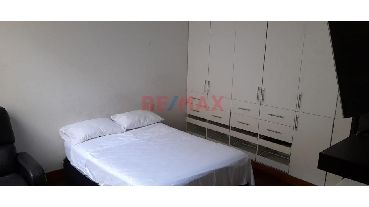 Alquiler Casa Tres Pisos En Sol De La Molina Con Terraza Y Piscina Incluye Minidepartamento — foto 14