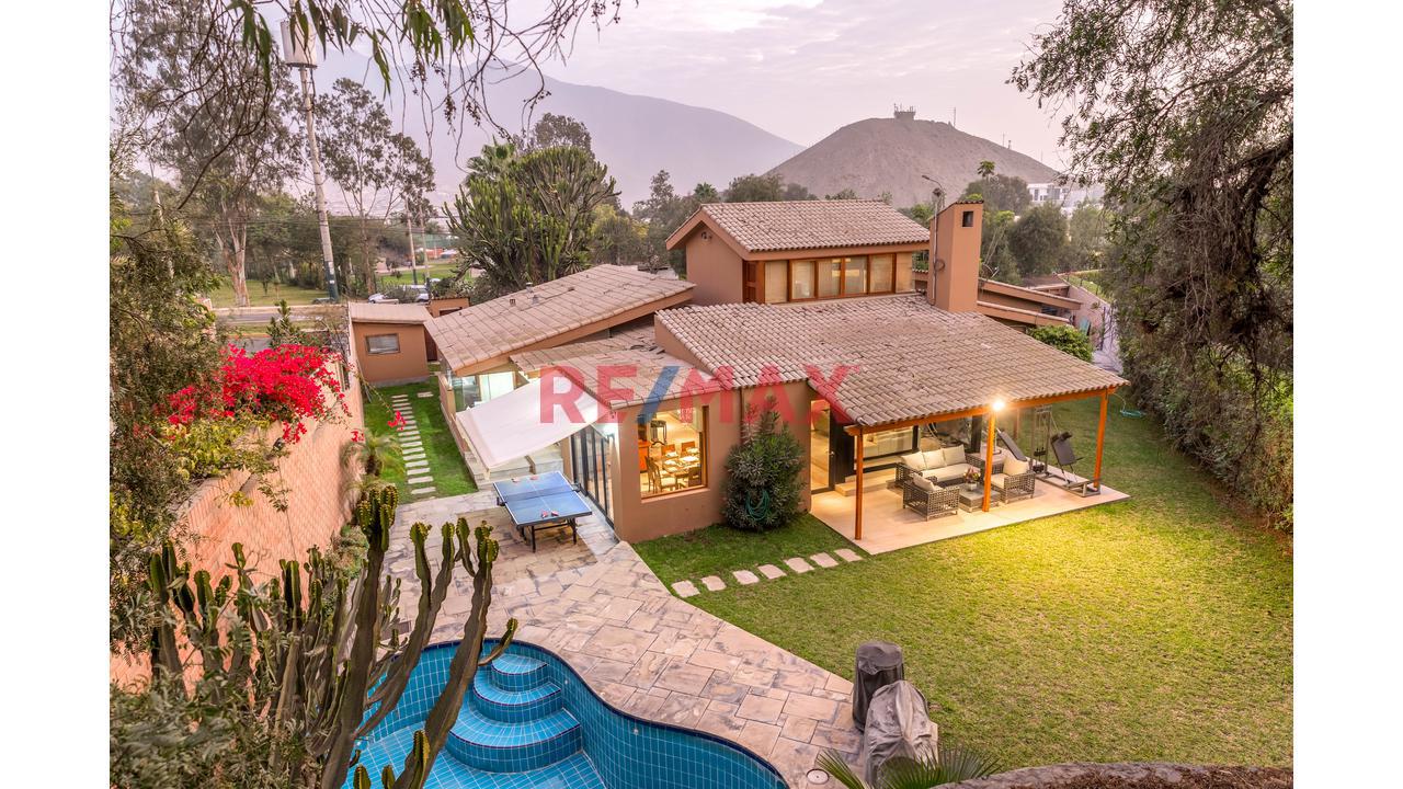 Casa En Venta En La Planicie – La Molina