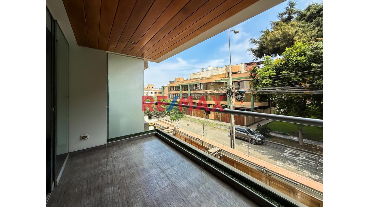 Departamento de 3 dormitorios en San Borja, 199 m²