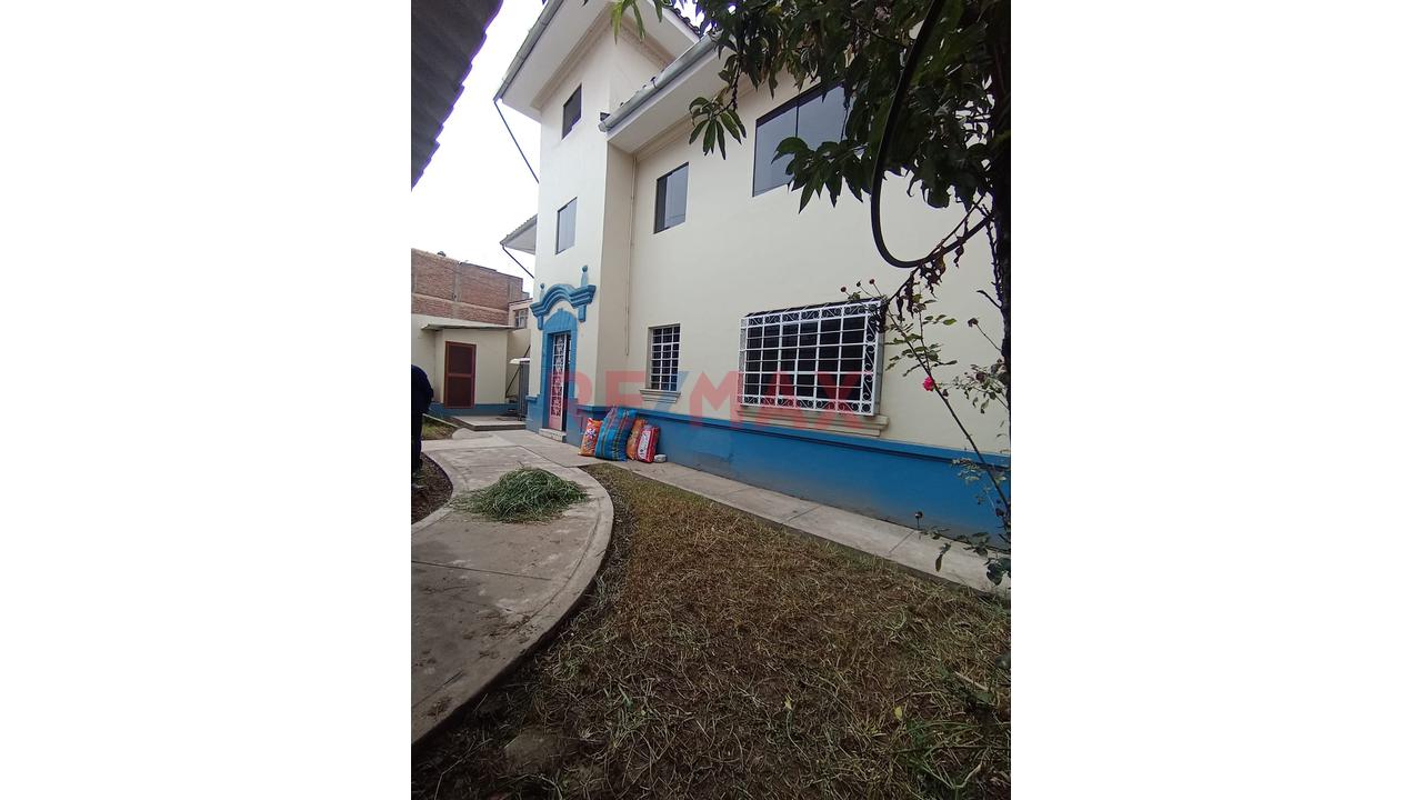 Casa Muy Amplia En Alquiler En El Centro De Huancayo - 2