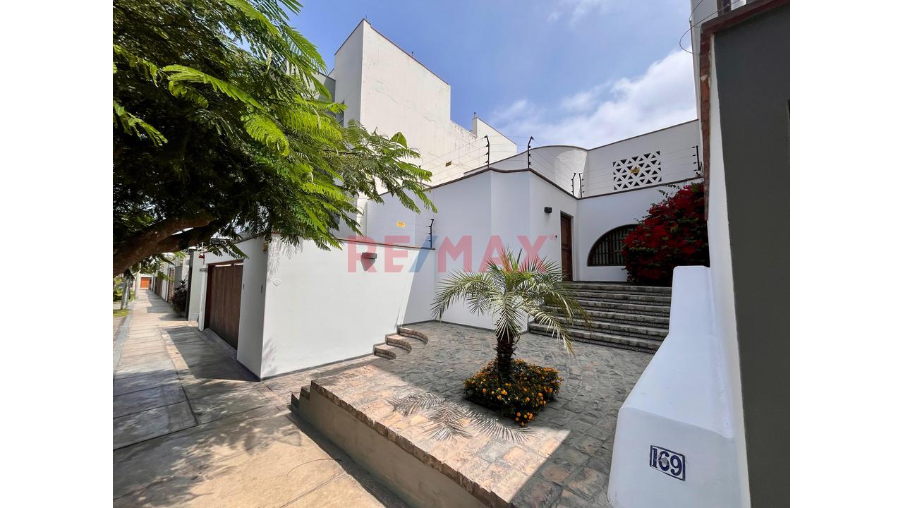 Venta De Casa En Miraflores De 397M2 Con Cochera - 9