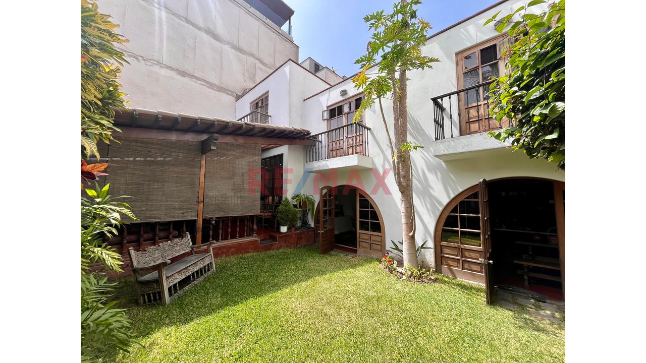 Venta De Casa En Miraflores De 397M2 Con Cochera - 13