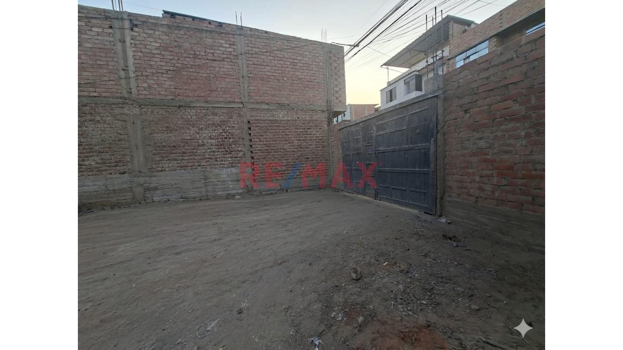 Alquilo Terreno Comercial San Juan De Miraflores - 2