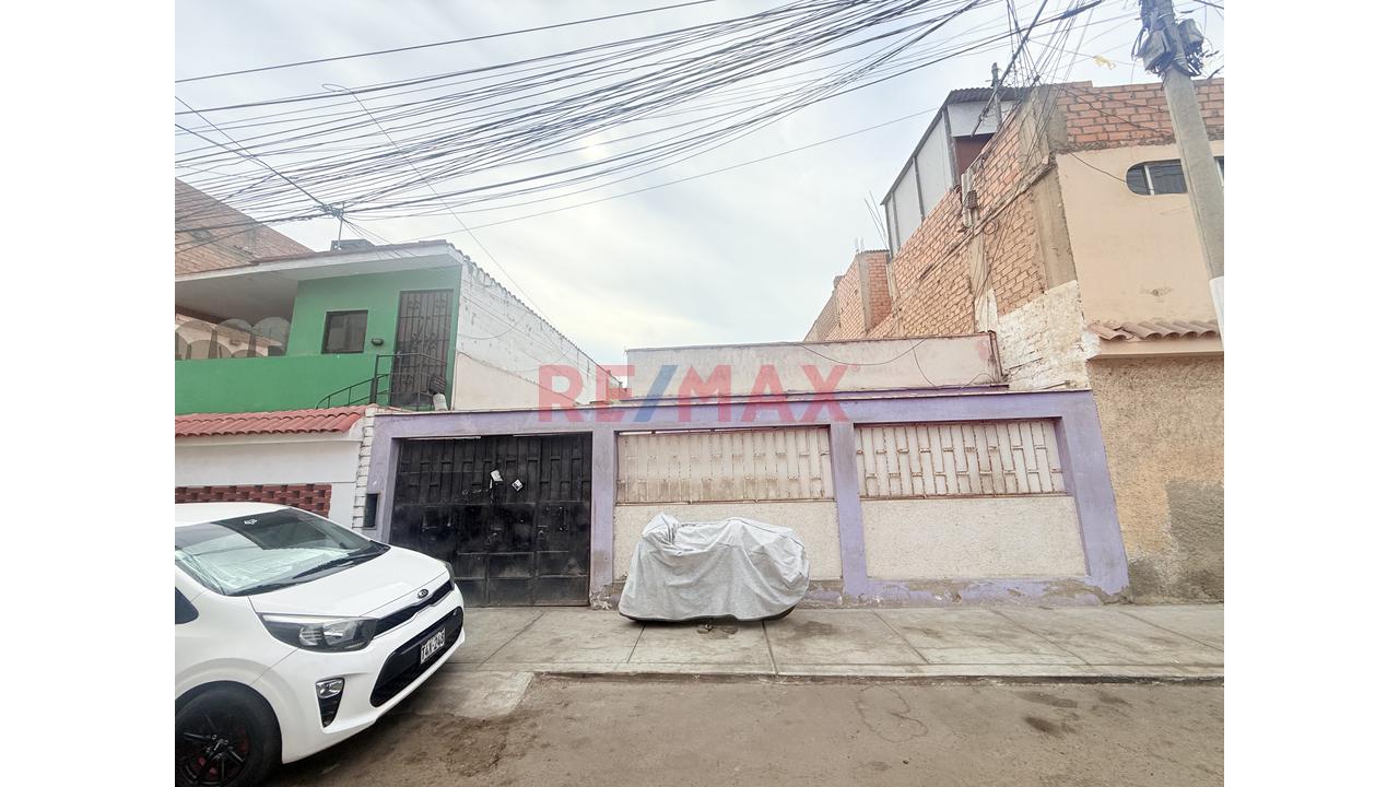 Venta Casa Como Terreno En Chorrillos - Gran Oportunidad De Inversión