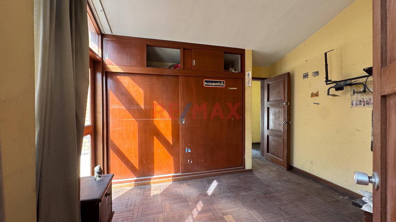 Venta De Casa En Esquina En Av. José Gálvez Barrenechea– Urb. Corpac, San Isidro - 13