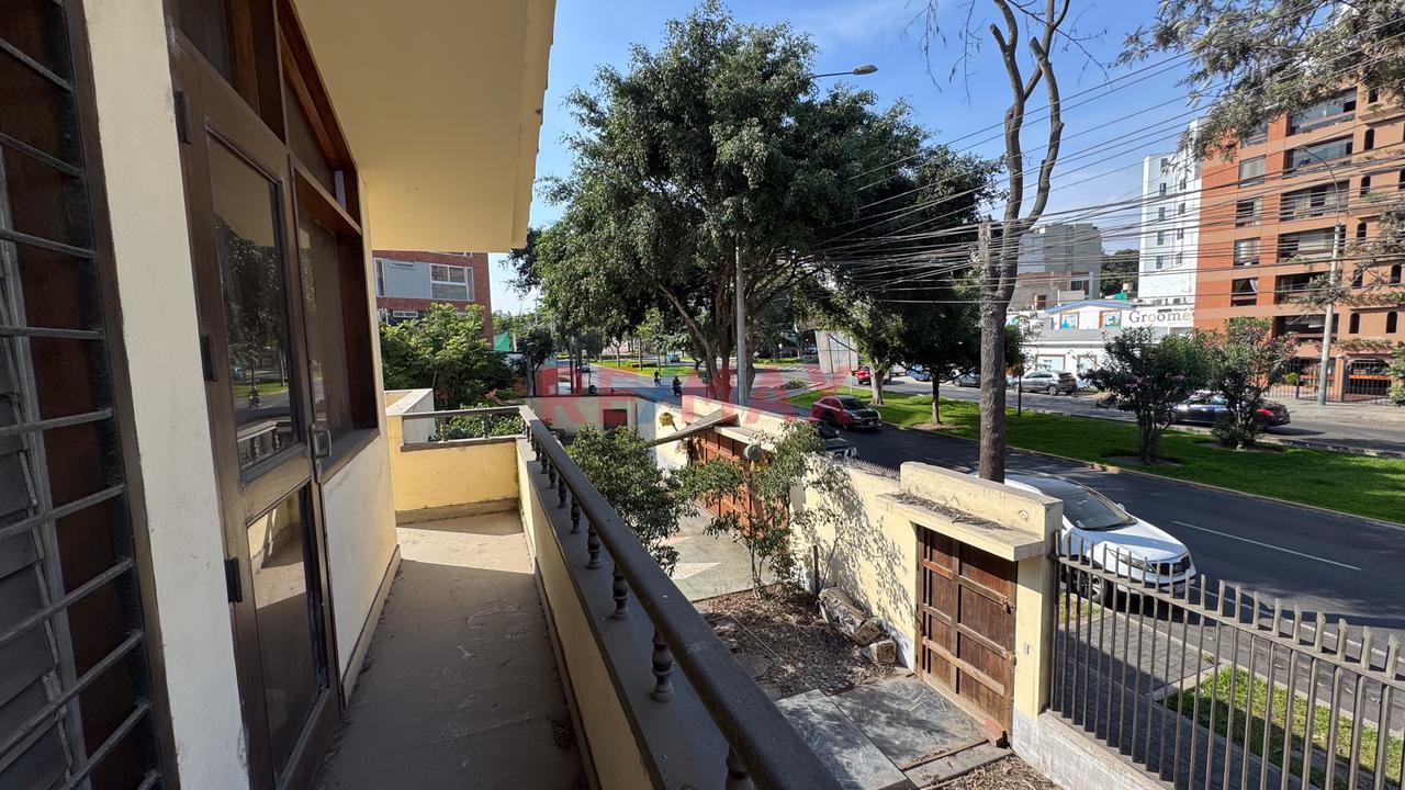 Venta De Casa En Esquina En Av. José Gálvez Barrenechea– Urb. Corpac, San Isidro - 11