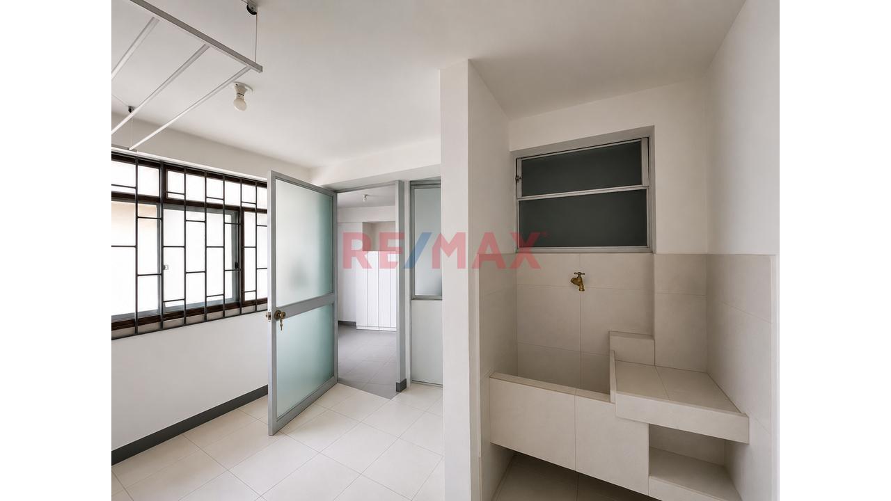 Departamento En Venta En San Isidro Con Cochera Cerca Al Óvalo Gutiérrez - 8