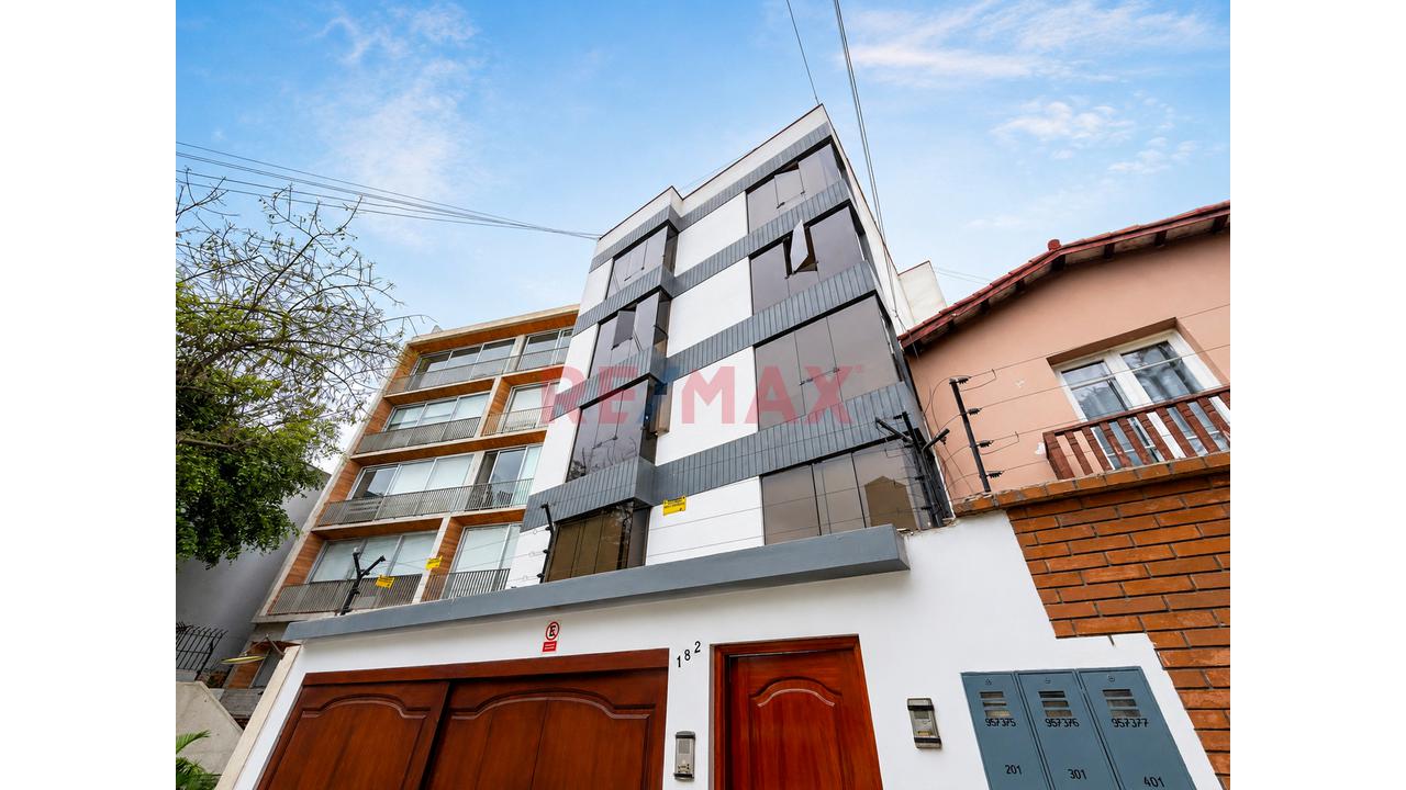 Departamento En Venta En San Isidro Con Cochera Cerca Al Óvalo Gutiérrez - 15