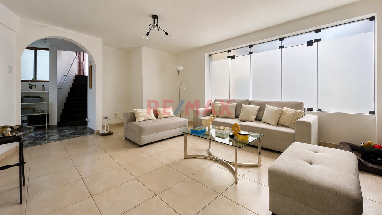 Departamento En Venta En San Isidro Con Cochera Cerca Al Óvalo Gutiérrez - 3