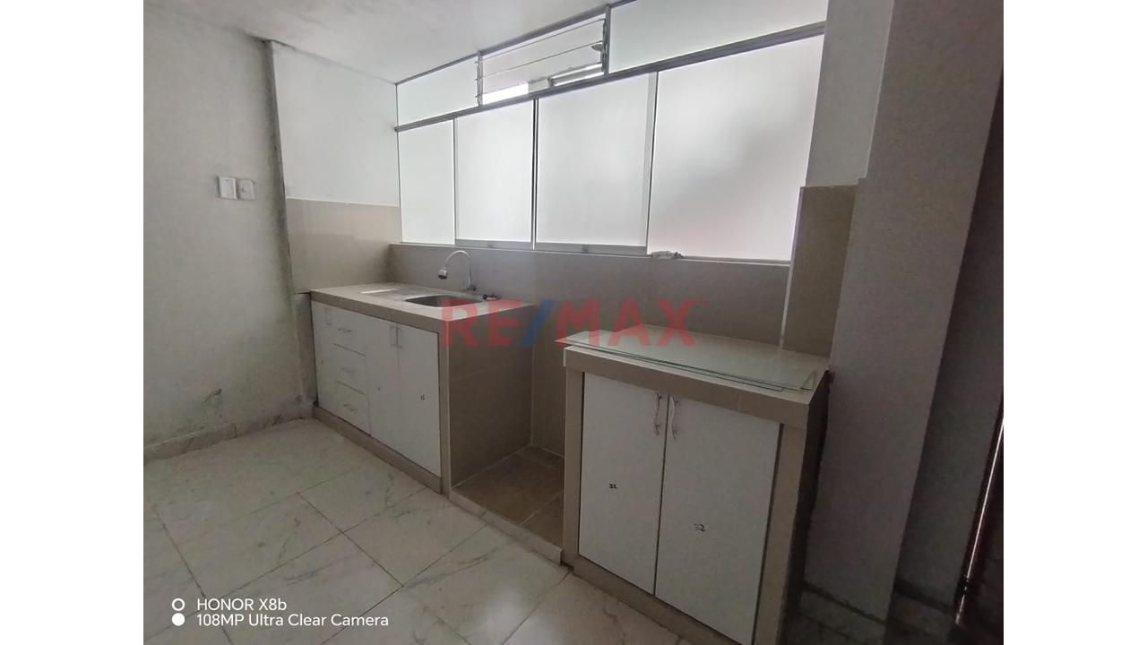 Venta De Departamento A Media Cuadra Del Estadio Upis Paisajista En Jacobo Hunter — foto 3