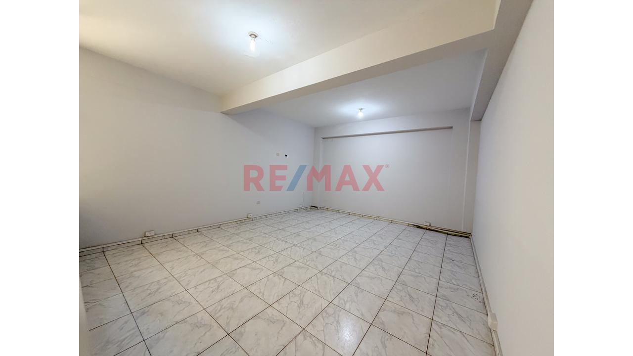 Local Comercial En Alquiler – Ubicación Estratégica Y Alto Potencial - 4