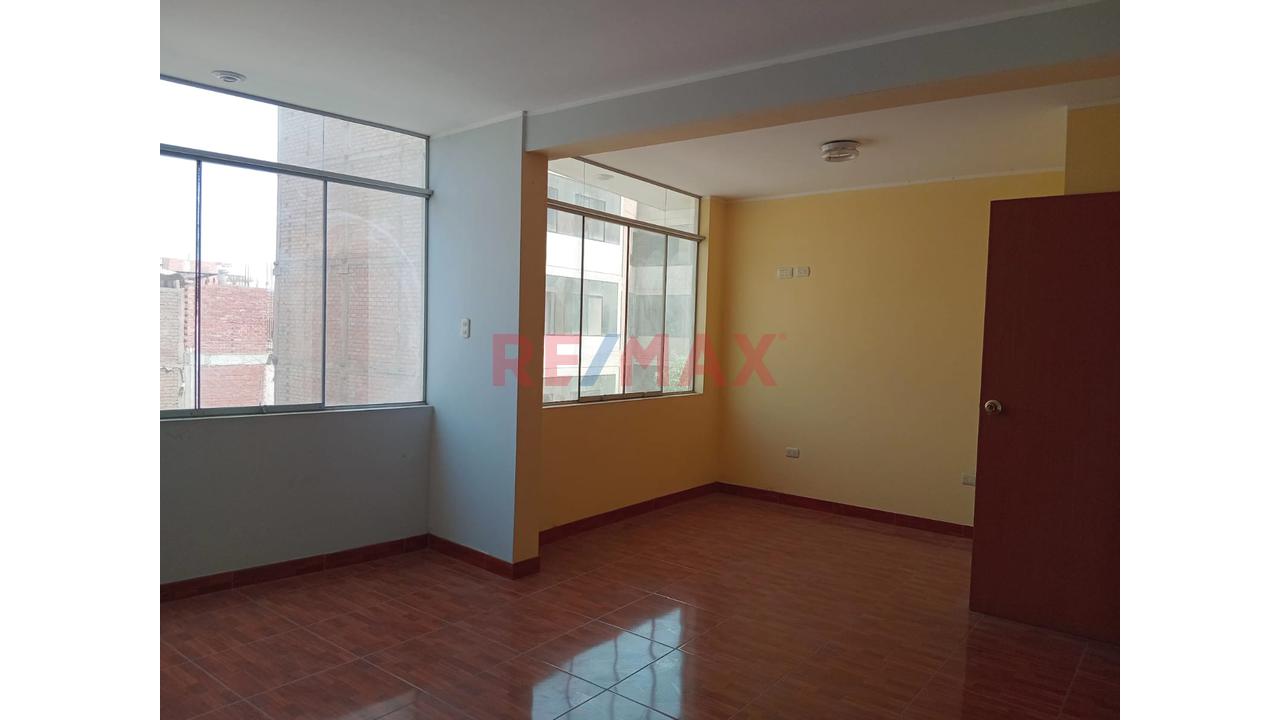 Departamento Amplio De 103.5 M² En Carabayllo