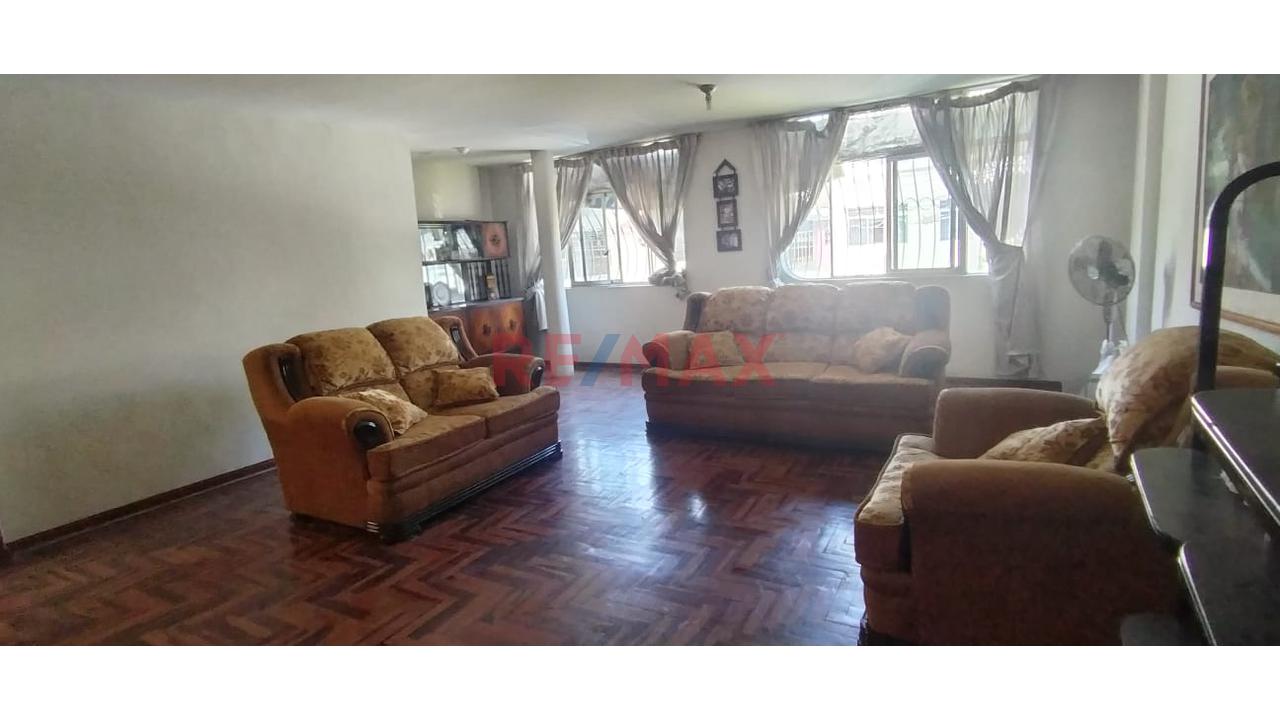 Departamento Amplio En 2 Do. Piso  Sin Mantenimiento En La Mejor Zona De Los Olivos - Villa Sol — foto 3