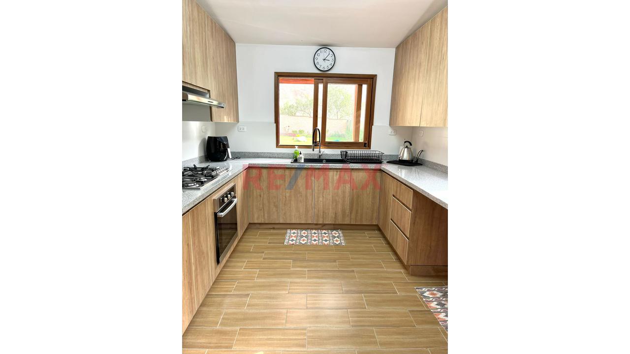 Casa de 4 dormitorios en Ricardo Palma, 280 m² — foto 2