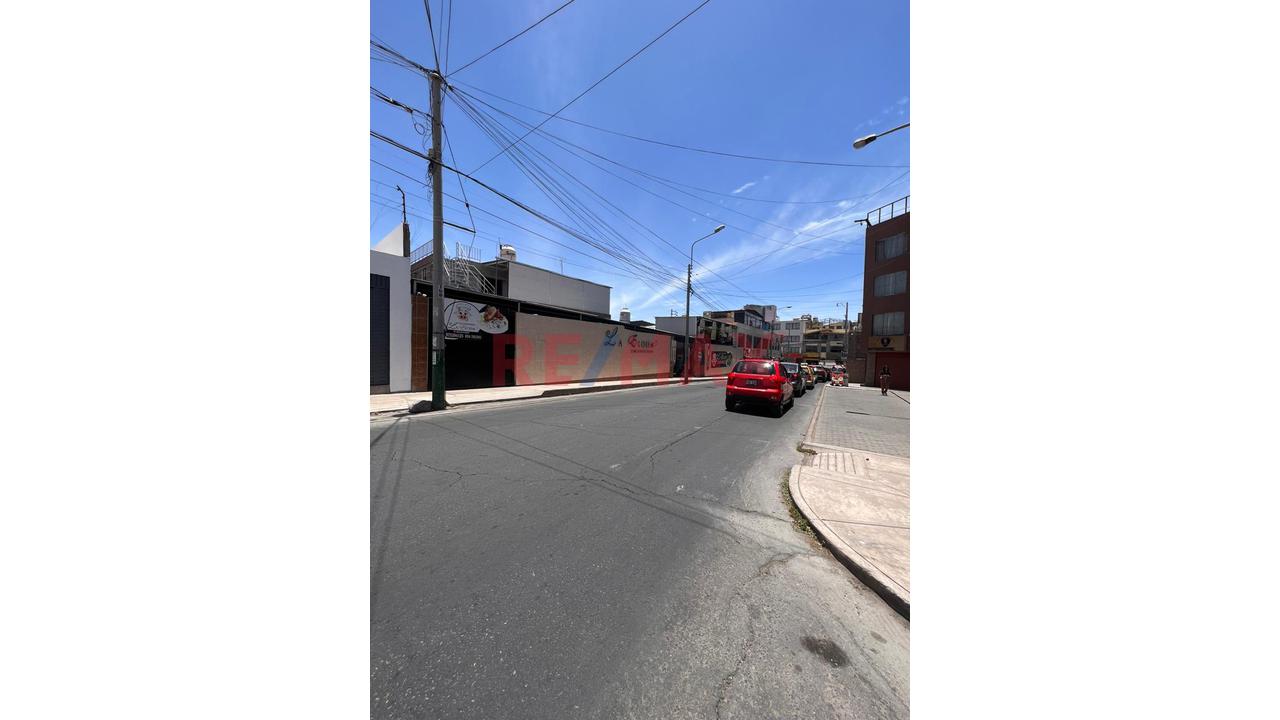 Propiedad Comercial Para Inversionistas Que Desean Rentabilizar Desde El 1Er Dia, En Esquina En Plena Av. Pizarro, En La Cuadra Mas Comercial De La Av. Pizarro (Entre Los Distritos De Paucarpata Con J — foto 4