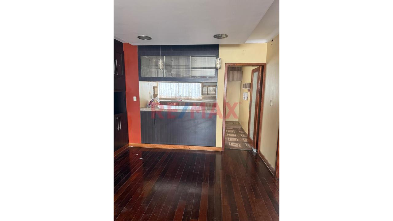 Alquiler De Linda Casa Ideal Para Empresas - Puno - 4