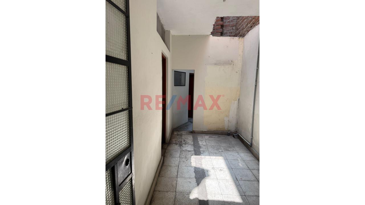 Casa Dos Pisos Muy Buena Ubicacion En Zona Centrica De San Martin De Porres — foto 7