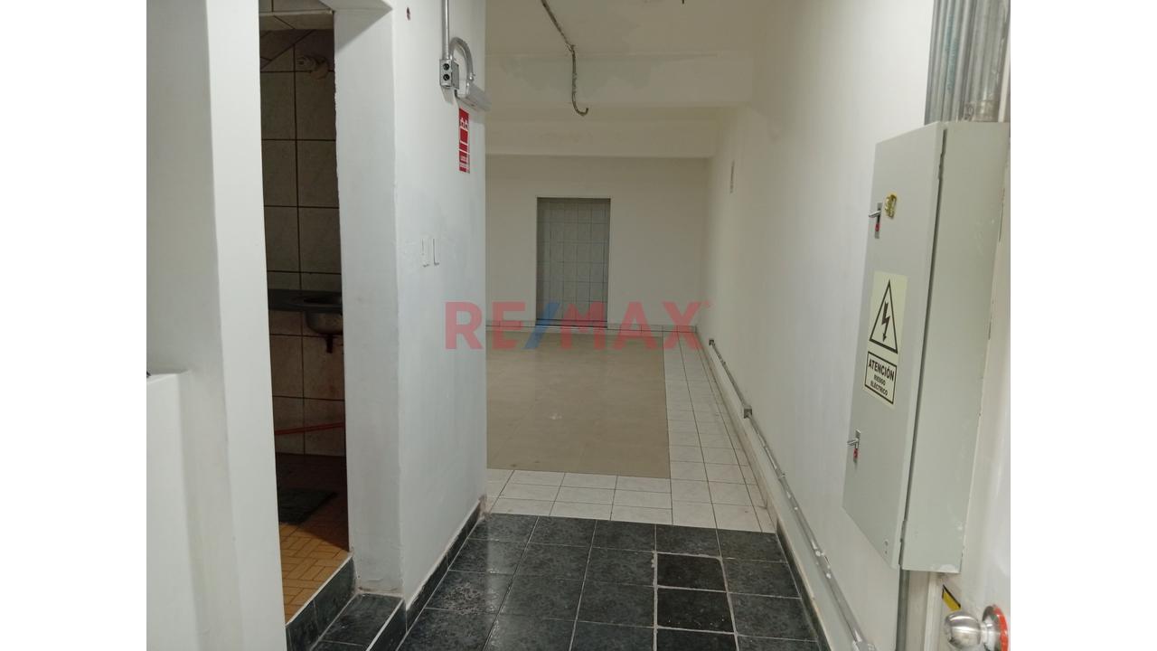 🔹 Se Alquila Local Comercial 123M2 – Excelente Ubicación Surquillo 🔹 - 6