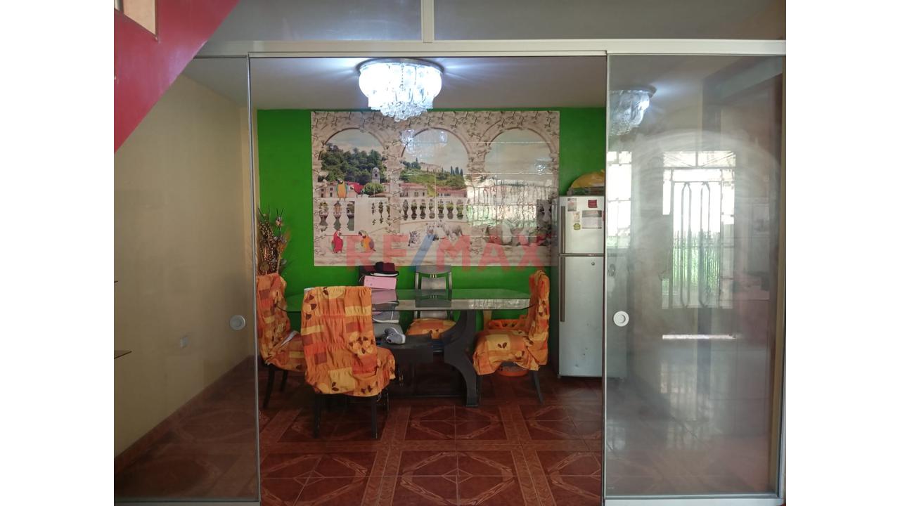 Se Vende Casa De 3 Pisos – Cerca A La Escuela De Policías – Av. Asháninka — foto 4