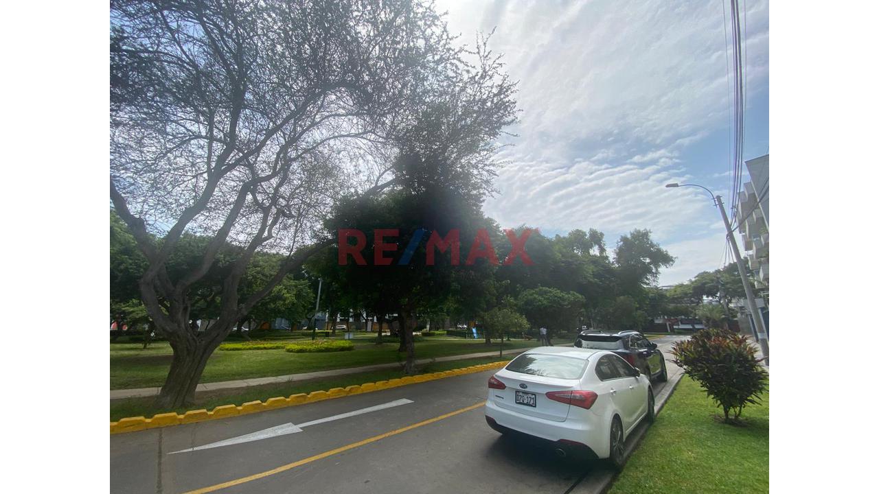 Santiago De Surco - Terreno En Venta 293.39 M2 En Las Gardenias — foto 11