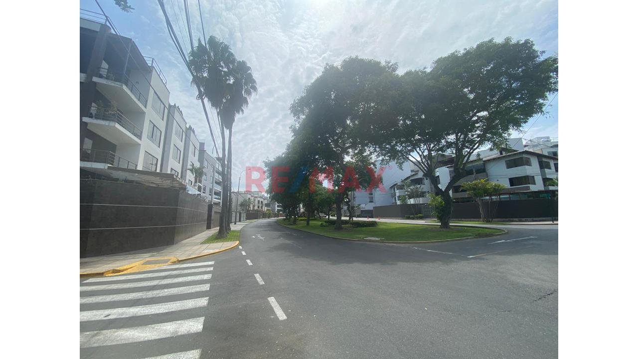 Santiago De Surco - Terreno En Venta 293.39 M2 En Las Gardenias — foto 13