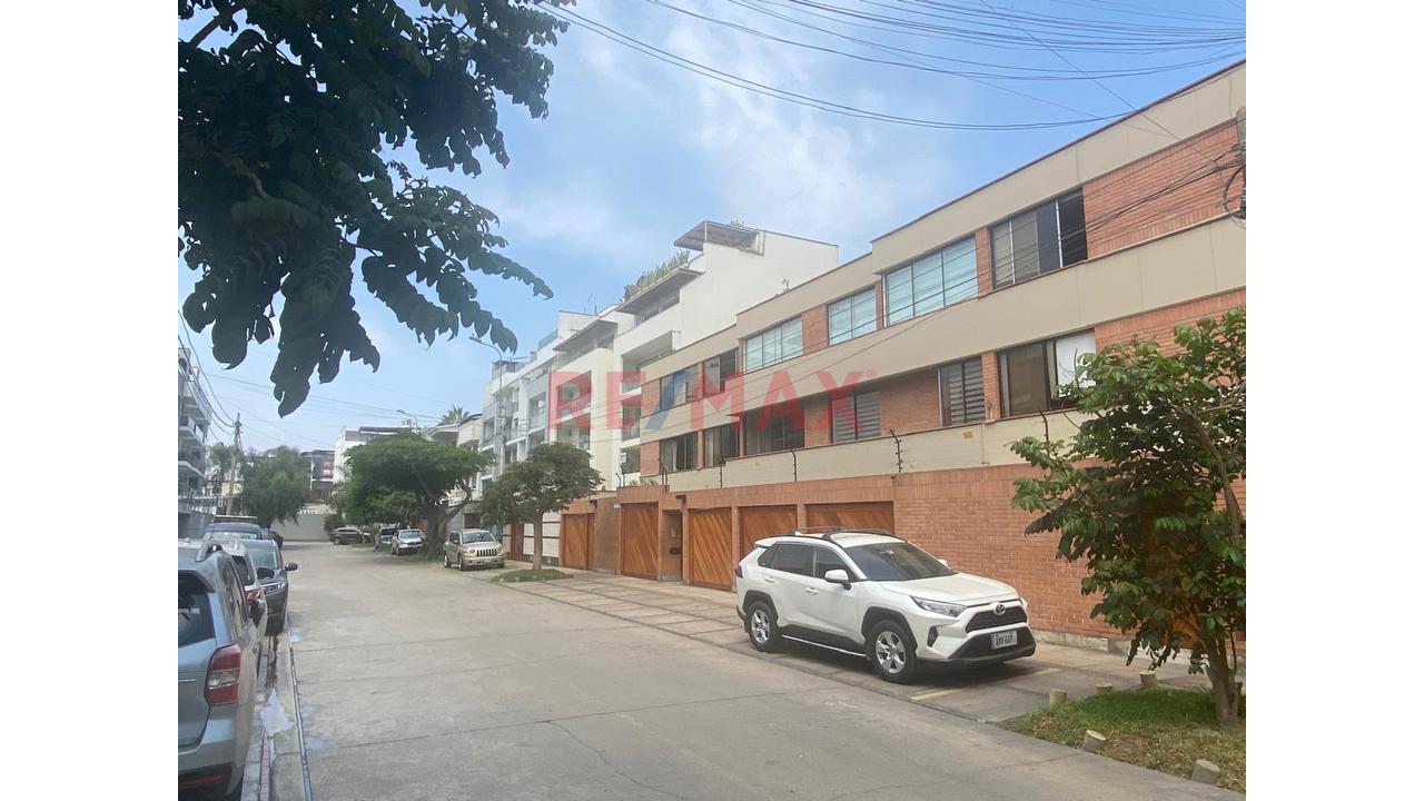 Santiago De Surco - Terreno En Venta 293.39 M2 En Las Gardenias — foto 9