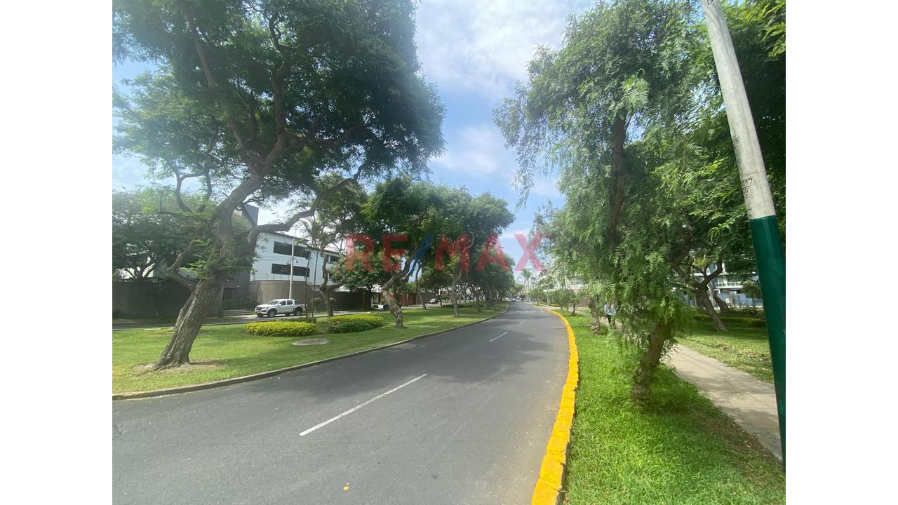 Santiago De Surco - Terreno En Venta 293.39 M2 En Las Gardenias — foto 15