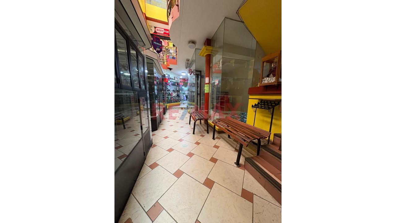 Centro Comercial En Venta En Puno | Flujo Comercial Activo - 2