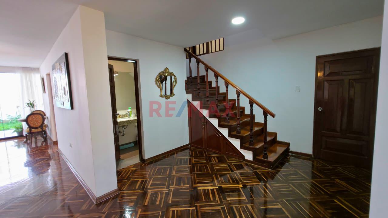 Venta Casa Recien Remodelada- Urbanizacion Higuereta-Surco - 11