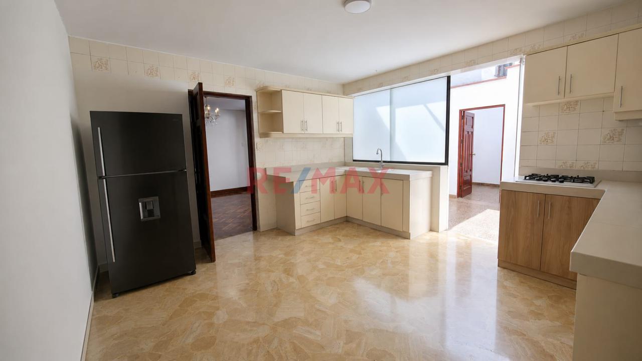 Venta Casa Recien Remodelada- Urbanizacion Higuereta-Surco - 7