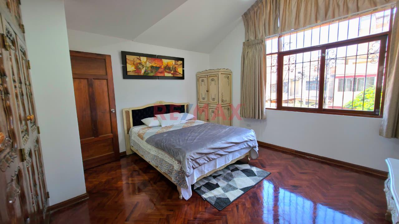 Venta Casa Recien Remodelada- Urbanizacion Higuereta-Surco - 13