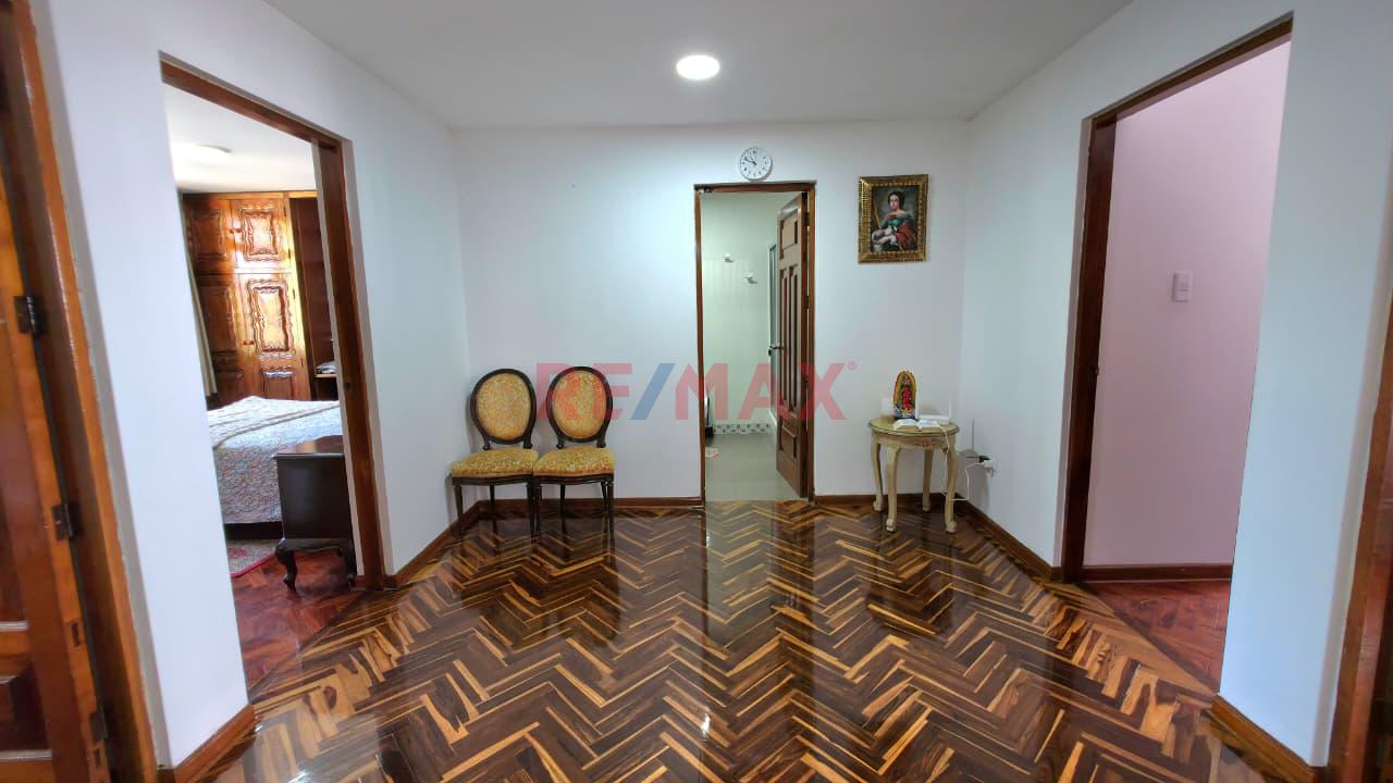 Venta Casa Recien Remodelada- Urbanizacion Higuereta-Surco - 12
