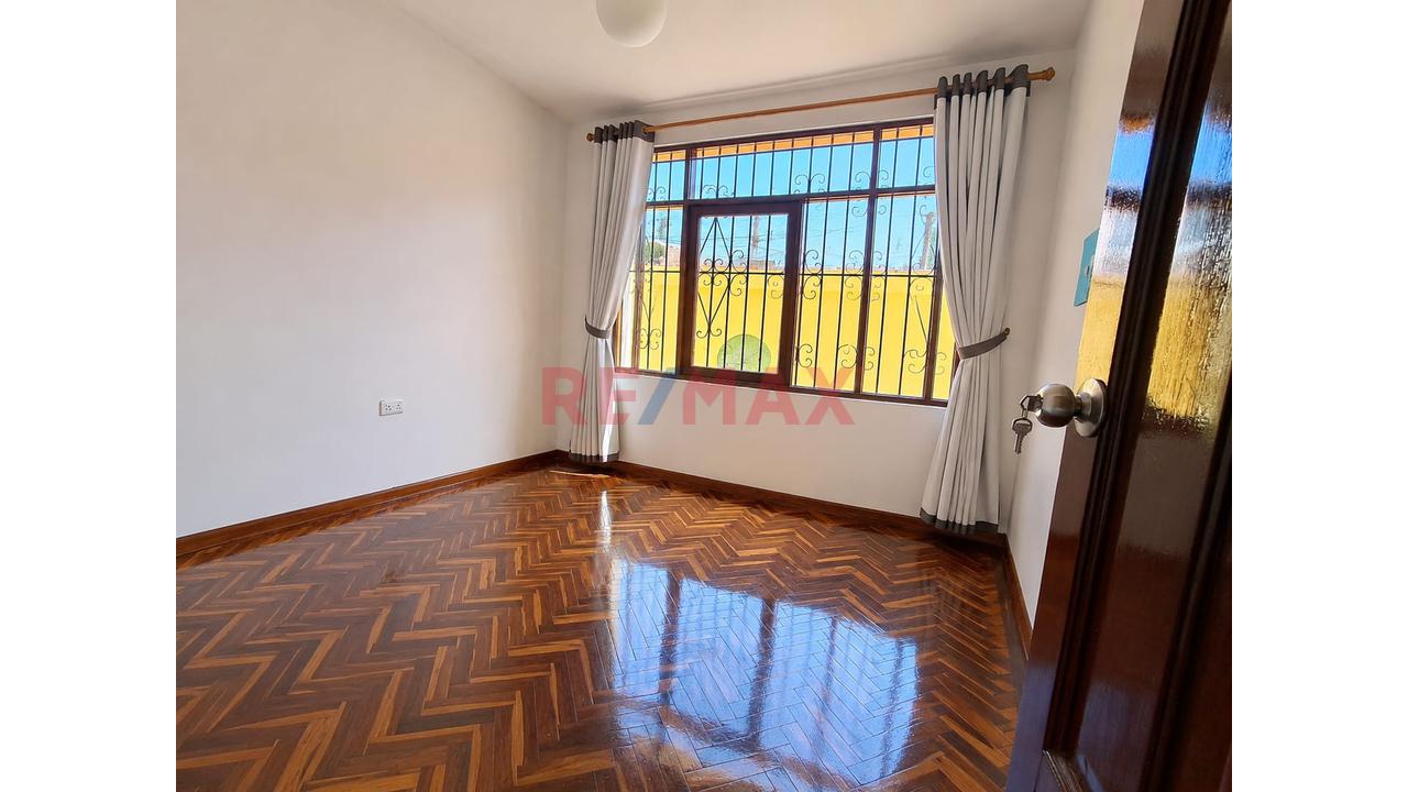 Venta Casa Recien Remodelada- Urbanizacion Higuereta-Surco - 9