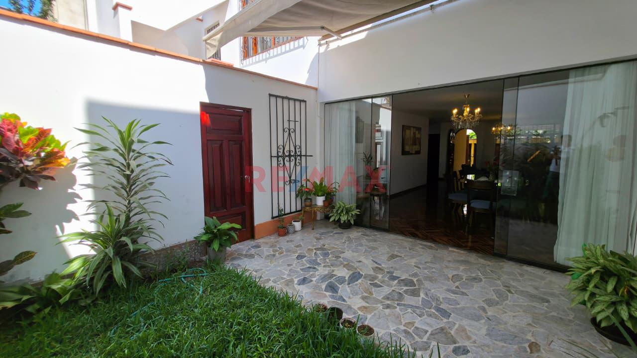Venta Casa Recien Remodelada- Urbanizacion Higuereta-Surco - 6
