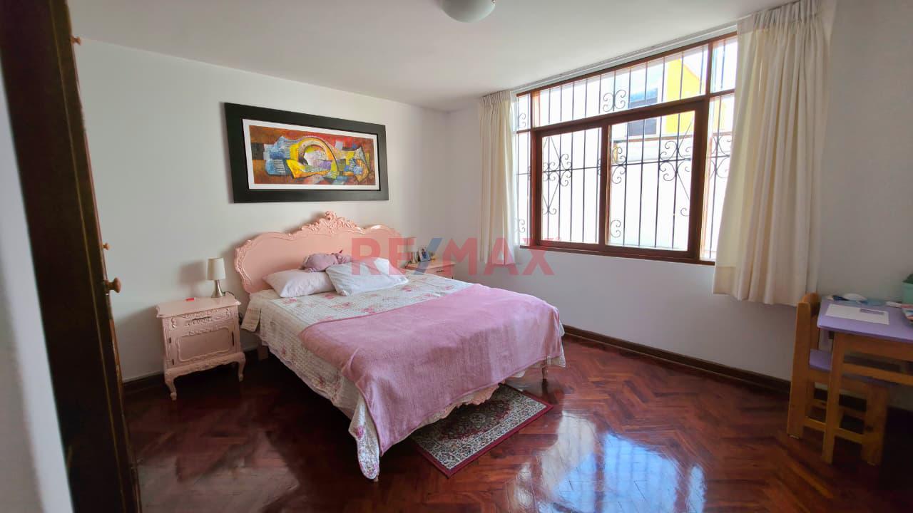 Venta Casa Recien Remodelada- Urbanizacion Higuereta-Surco - 16
