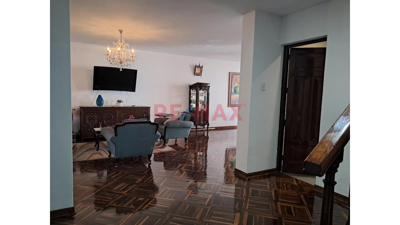 Venta Casa Recien Remodelada- Urbanizacion Higuereta-Surco - 8