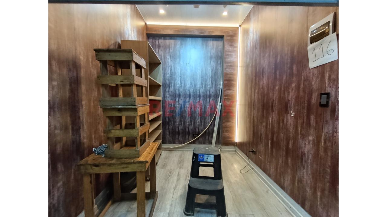 Vende Espectacular Local Comercial En Galeria