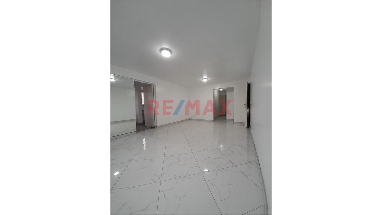 “Alquiler De Departamento Más Estacionamiento - Pueblo Libre" — foto 3