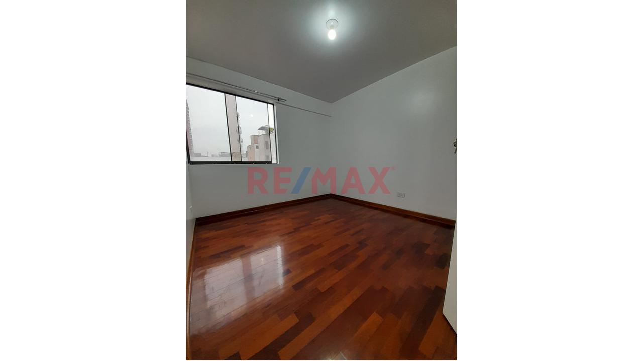 “Alquiler De Departamento Más Estacionamiento - Pueblo Libre" — foto 10