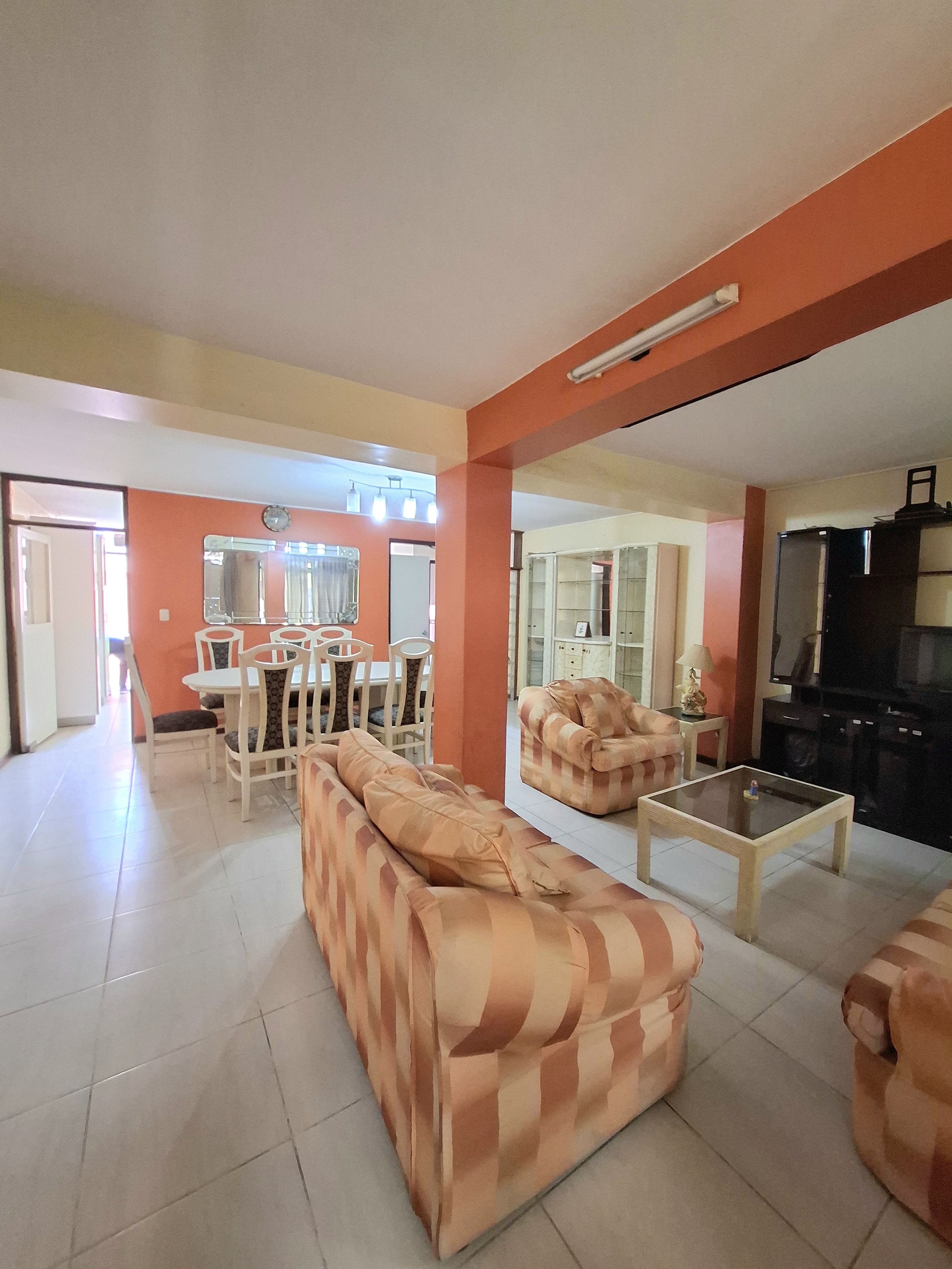Villa Maria Del Triunfo Casa De Tres Pisos En Venta