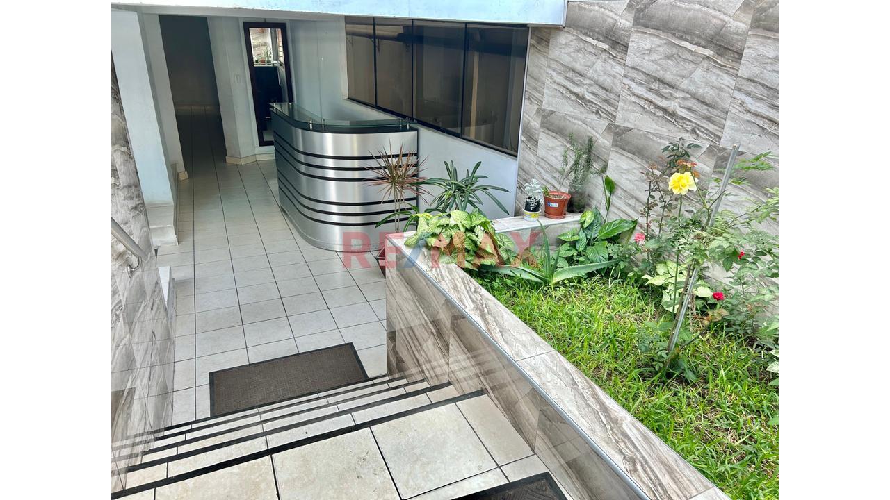 Venta Amplio Departamento A Espaldas De Parque Pueblo Libre — foto 15