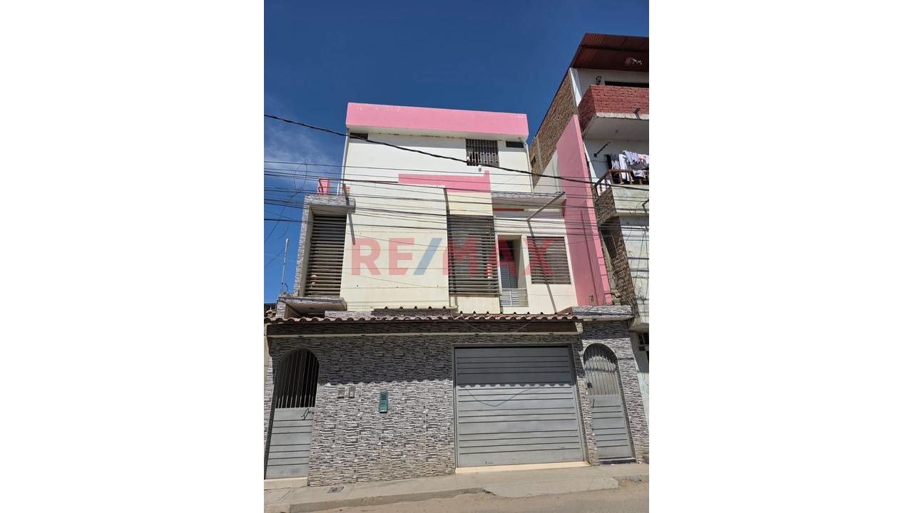 💰🏠 ¡Gran Oportunidad! Casa De 3 Pisos Con 16 Habitaciones En Venta En Corazon Comercial De Sullana 🔥 - 2