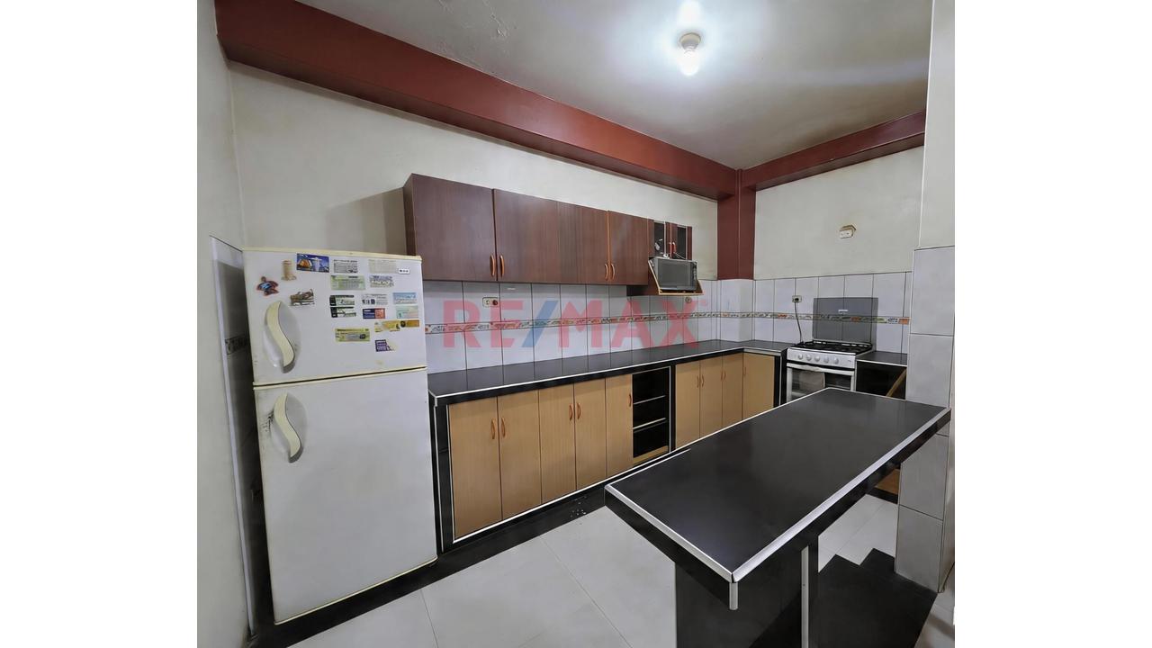 💰🏠 ¡Gran Oportunidad! Casa De 3 Pisos Con 16 Habitaciones En Venta En Corazon Comercial De Sullana 🔥 - 5